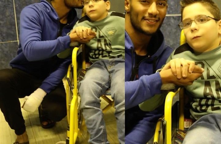 محمد رمضان مع الطفل