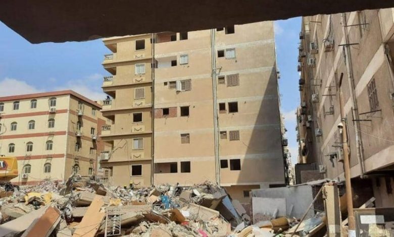 انهيار عقار جسر السويس .. تفاصيل وصور