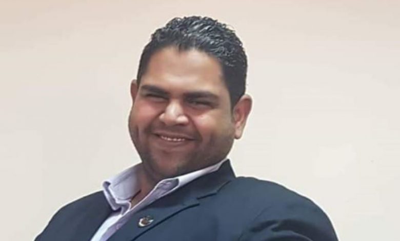 رامز عباس يكتب .. عتمة القمر
