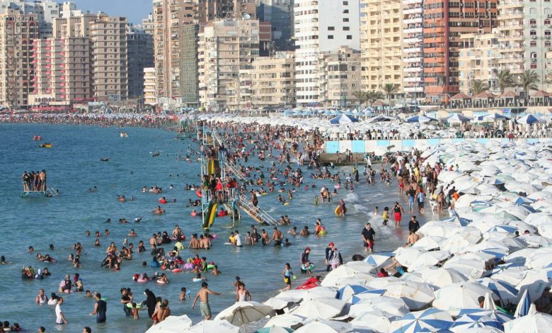 لذوي الإعاقة .. الإسكندرية تخصص مساحة من الشواطئ لاستقبال أصحاب الهمم