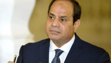والد طفل مريض بضمور العضلات يناشد السيسي التدخل لعلاج ابنه