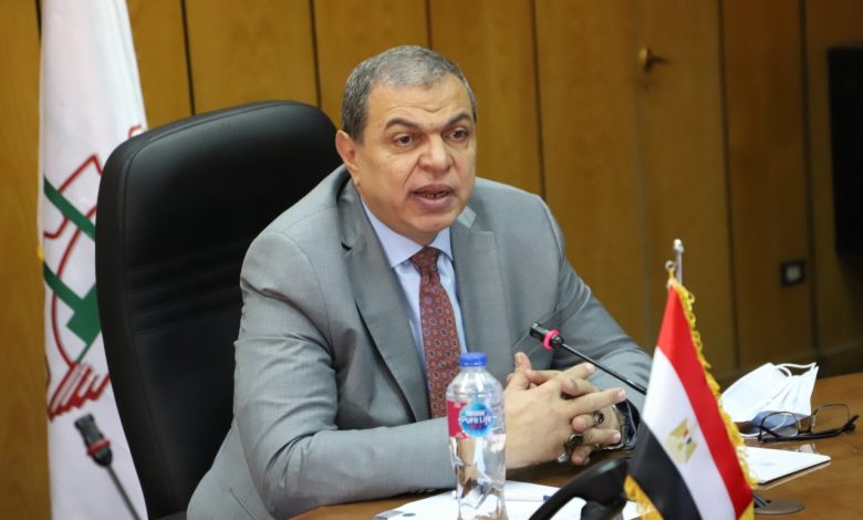 القوى العاملة: تعيين 472 شابًا منهم 17 من ذوي الاحتياجات الخاصة