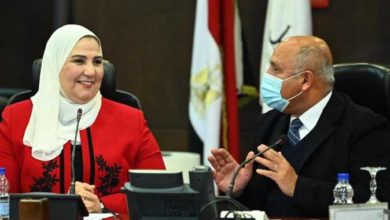 ذوي الهمم .. ممرات خاصة ورسائل صوتية ولوحات إرشادية وإشارات ضوئية لأصحاب الإعاقات بمحطات السكة الحديد