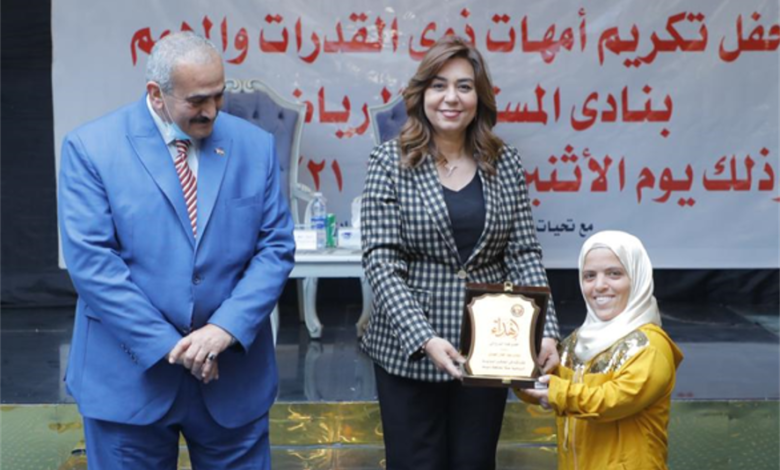 ذوي الهمم .. محافظ دمياط تُكرم الأمهات المثاليات لـ قادرون باختلاف