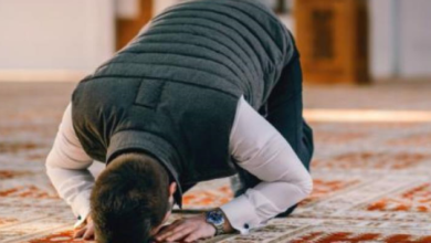 الإفتاء تجيب: ما حكم من صام رمضان ولكنه لا يصلي .. هل ذلك يُفسِد صيامه؟