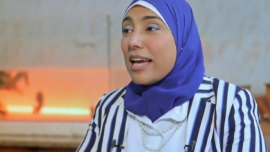 مصرية من ذوي الإعاقة تختبر أجهزة ألمانية لتدريب أصحاب الهمم