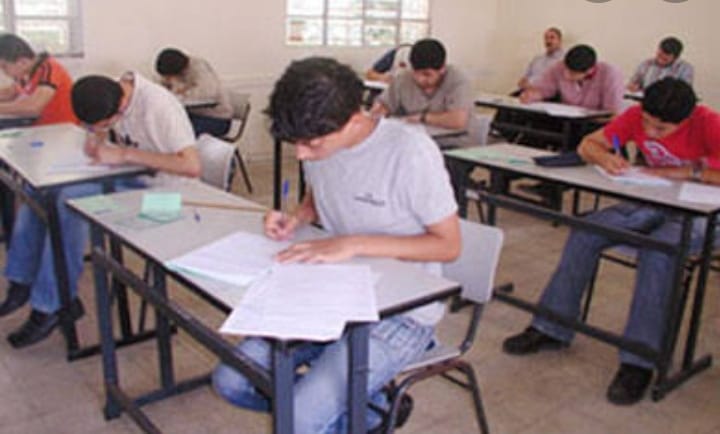طلاب الثانوية العامة المكفوفين يؤدون امتحان الورقة الأولى للغة الاجنبية الاولى غدا