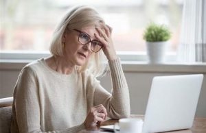 تؤدي إلى تحسن ذاكرة كبار السن.. توجيه الشحنات الكهربائية إلى الدماغ لمدة 20