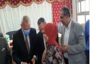 محافظ القليوبية يُكرم الطلاب المكفوفين من مدرسة النور.. المتفوقين علمياً ورياضياً ببنها