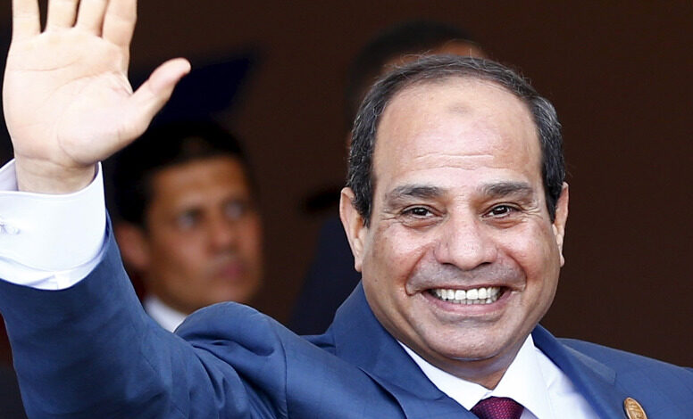 الرئيس السيسي يهنئ الشعب المصري والامة الاسلامية بذكرى المولد النبوي الشريف