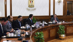 رئيس الوزراء يتابع موقف مبادرة "قوائم الانتظار".. ويؤكد على أهمية استمرارها