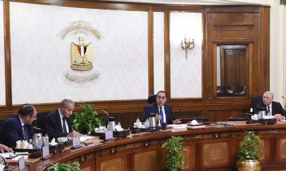 رئيس الوزراء بدء الترتيبات للإفراج عن كل السلع الموجودة في الموانئ لتحقيق توزان في الأسعار