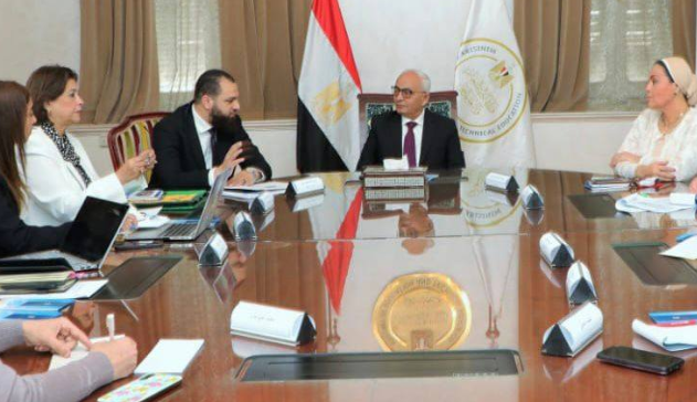 يقدم خدمات لذوى الإعاقة بمدارس النور للمكفوفين .. توقيع بروتوكول تعاون بين التعليم و"عطاء"