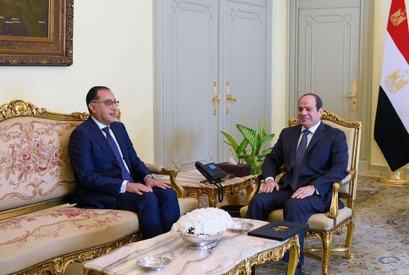 السيسي يقبل استقالة الحكومة ويكلف مدبولي بتشكيل وزارى جديد من ذوي الكفاءات