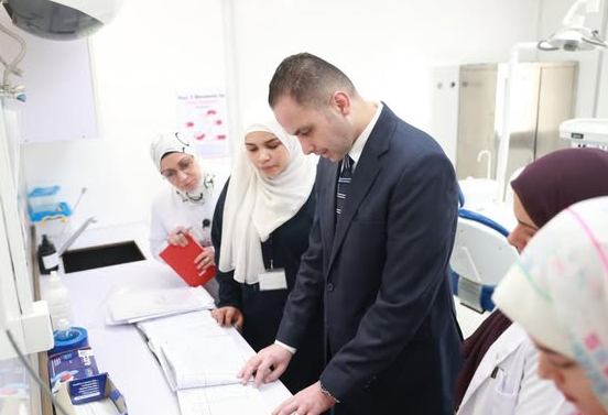 جولة مفاجئة لنائب وزير الصحة في المجالس الطبية المتخصصة والمركز التخصصي لطب الأسنان (تفاصيل)